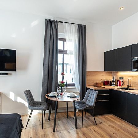 Sweethome - Zentral - Kueche & Parkplatz, Wifi Halle  Екстер'єр фото