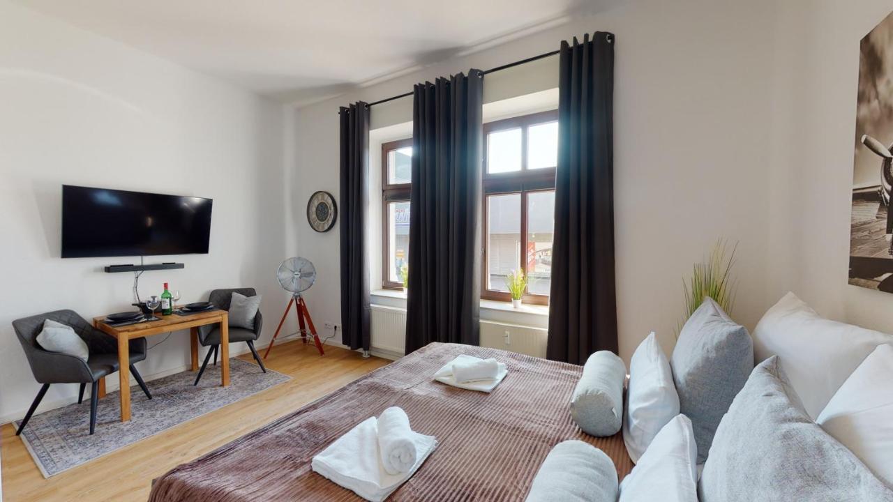 Sweethome - Zentral - Kueche & Parkplatz, Wifi Halle  Екстер'єр фото