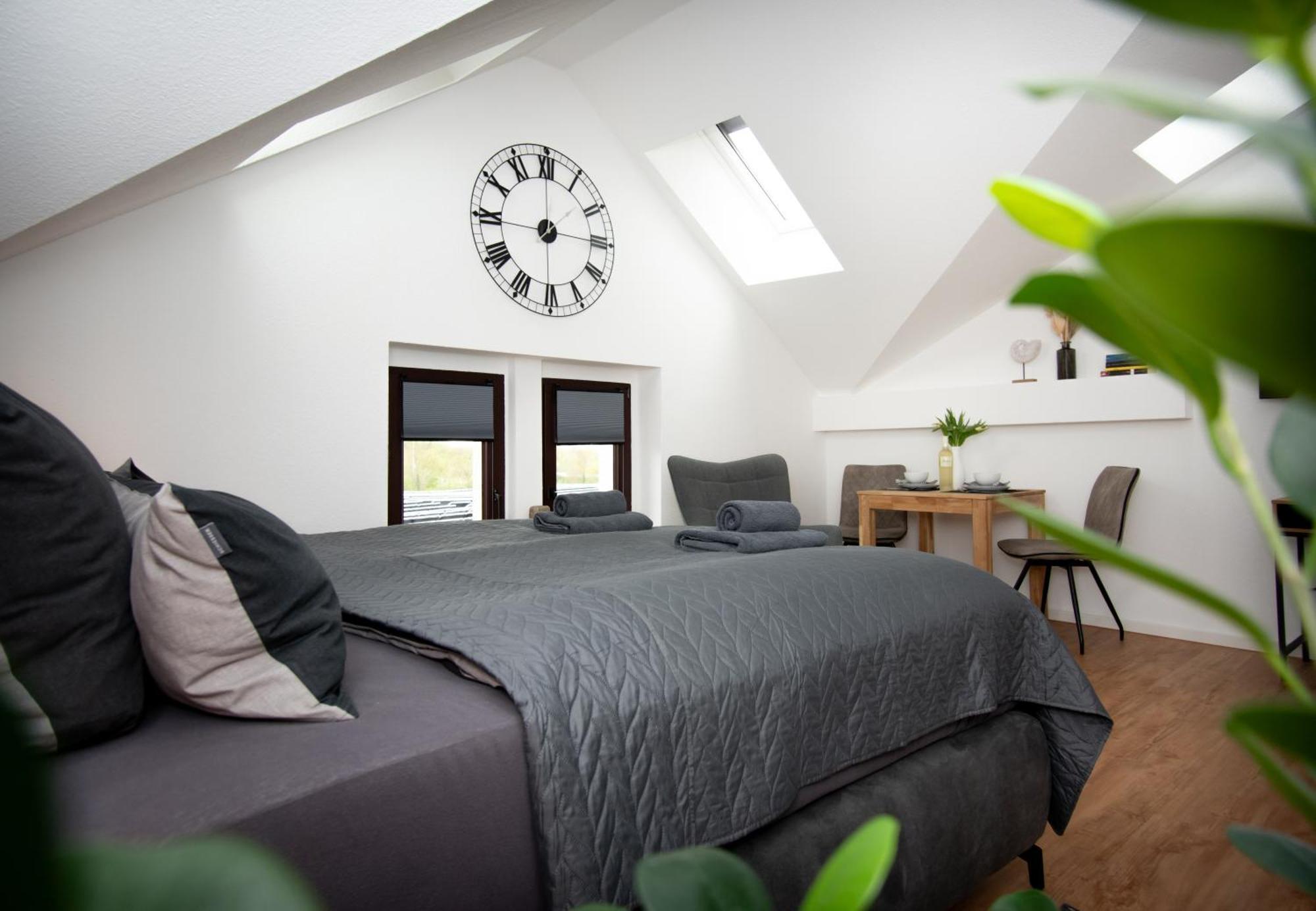 Sweethome - Zentral - Kueche & Parkplatz, Wifi Halle  Екстер'єр фото