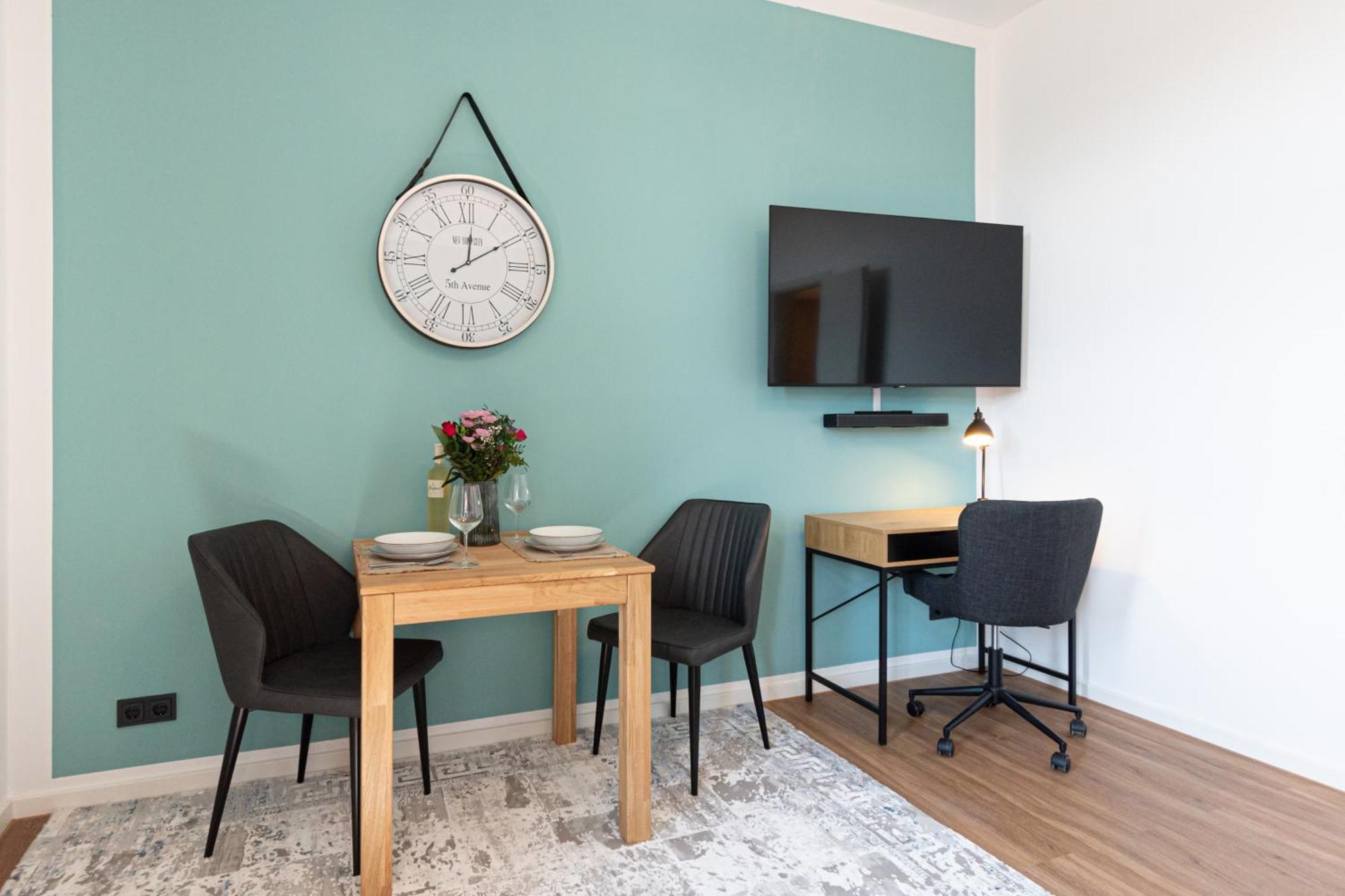 Sweethome - Zentral - Kueche & Parkplatz, Wifi Halle  Екстер'єр фото